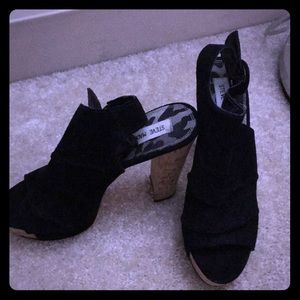 Steve Madden open toe shoes - size 7.5